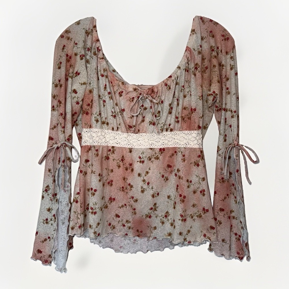 Vintage Y2K No Boundaries L 11/13 Floral Bell Sleeve Lace Fairycore Top *READ